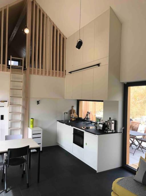 Eifelhausaufzeit-Vulkaneifel-Architekten-Chalet Mit Sauna Im Vulkankrater Immerath Eksteriør bilde