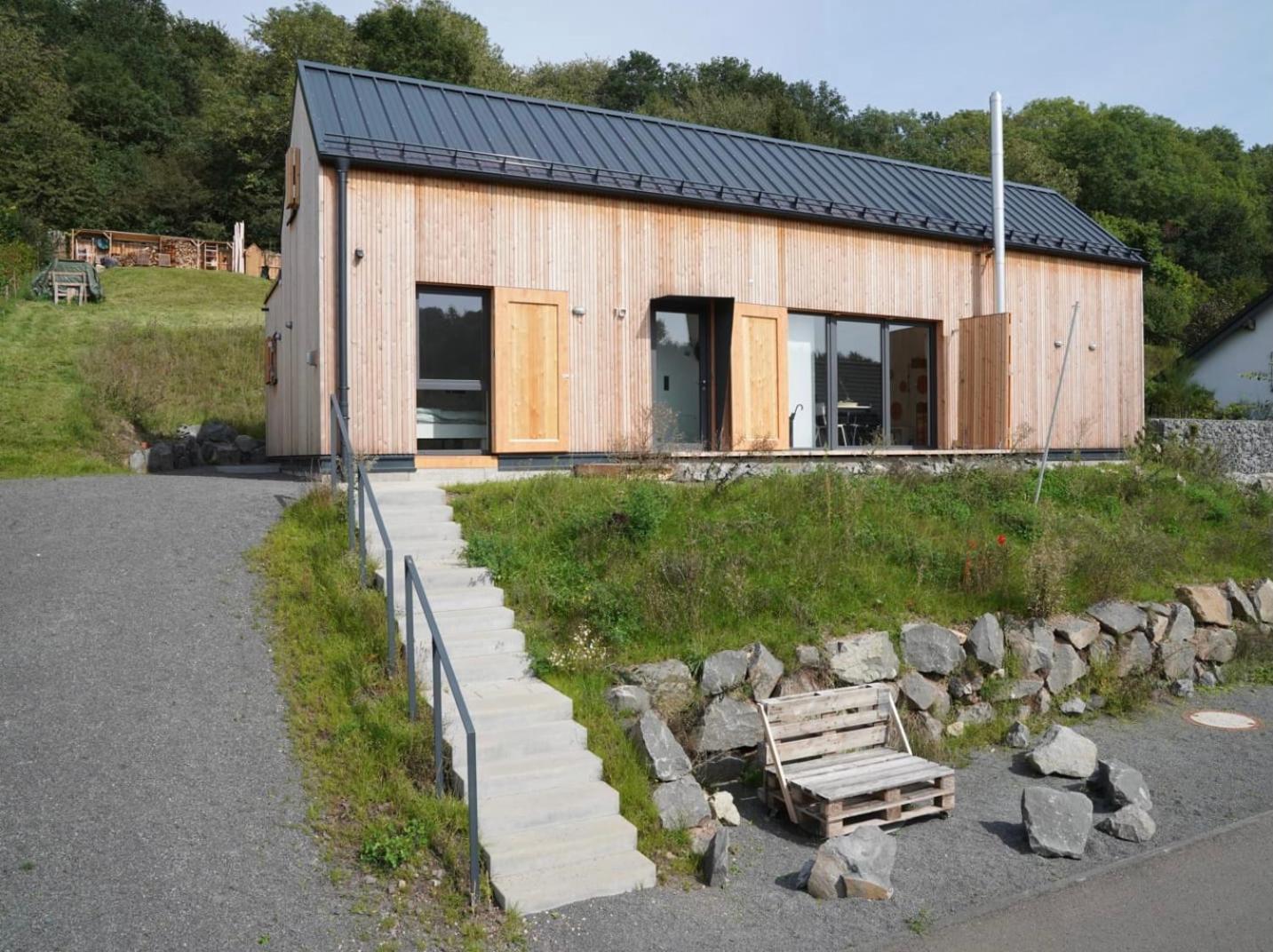 Eifelhausaufzeit-Vulkaneifel-Architekten-Chalet Mit Sauna Im Vulkankrater Immerath Eksteriør bilde
